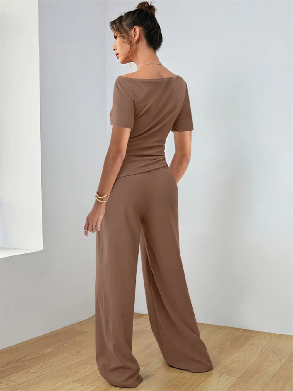 Round Neck Short Sleeve T-Shirt and Pants Set - Grace Beauty H&C