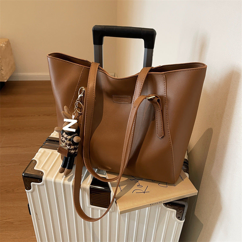 Large Capacity Women's All-match Simple Class Commuter Shoulder Bag - Grace Beauty H&C 