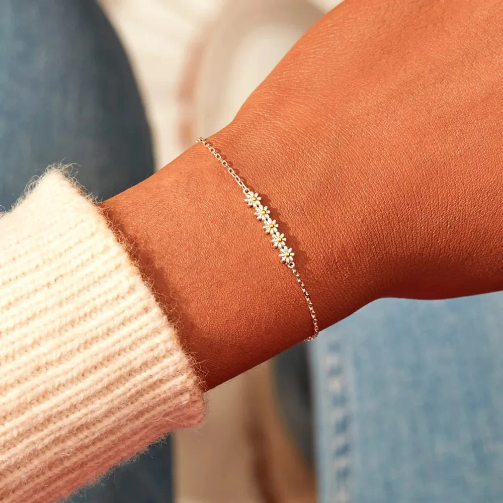 Daisy Shape Spring Ring Closure Bracelet - Grace Beauty H&C 