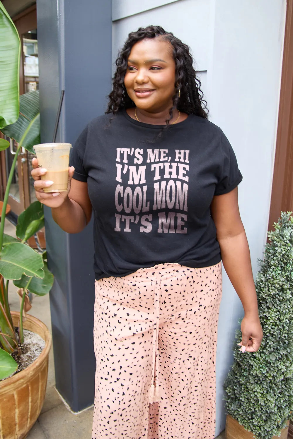 Simply Love Full Size IT'S ME,HI I'M THE COOL MOM IT'S ME Round Neck T-Shirt - Grace Beauty H&C 
