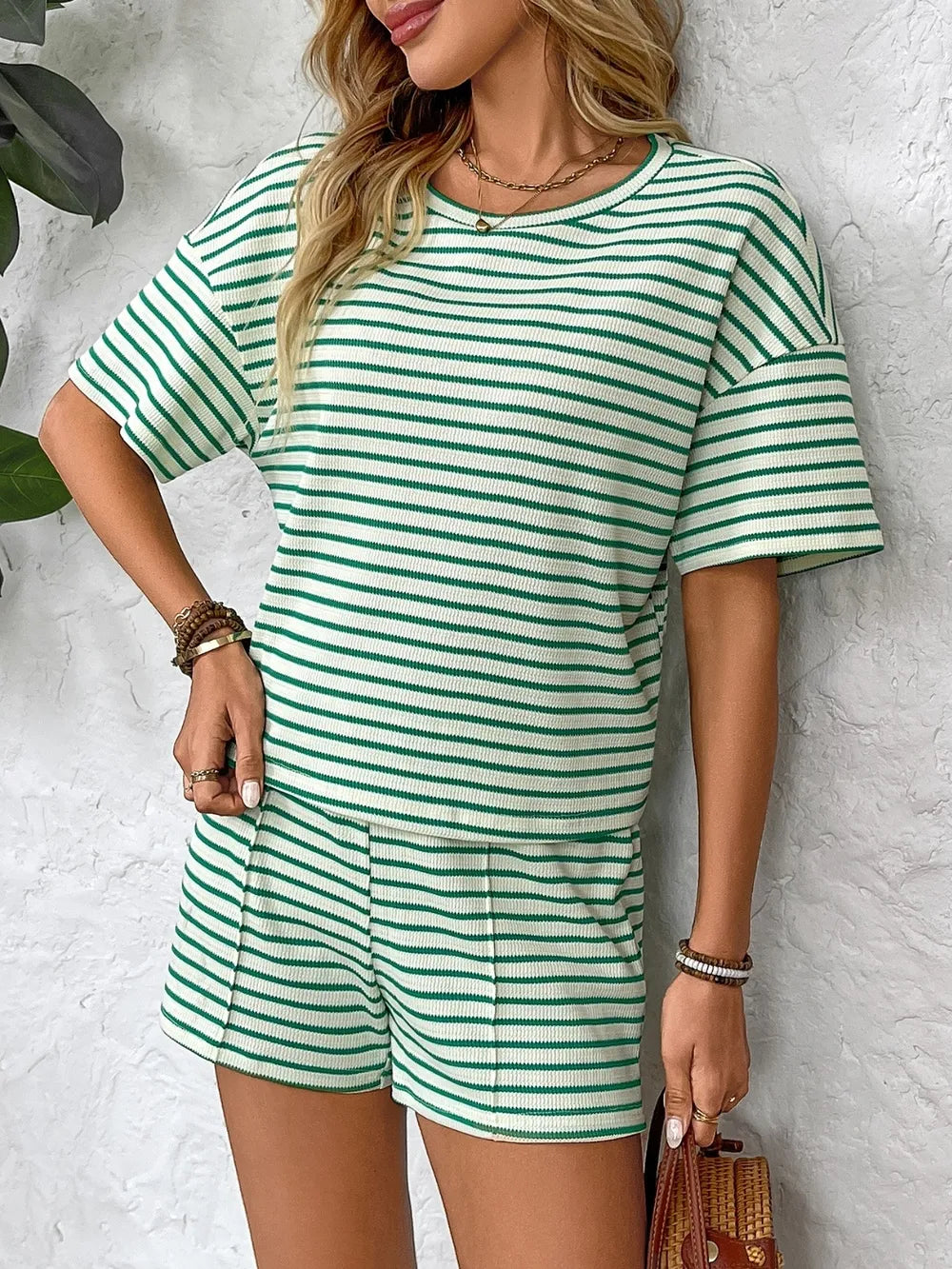 Striped Round Top and Shorts Set - Grace Beauty H&C 
