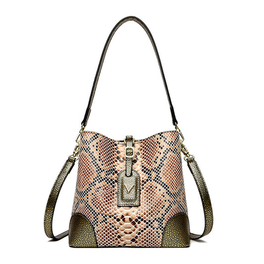 A trendy and retro snake-patterned et bag for women, a niche single-shoulder crossbody bag - Grace Beauty H&C 
