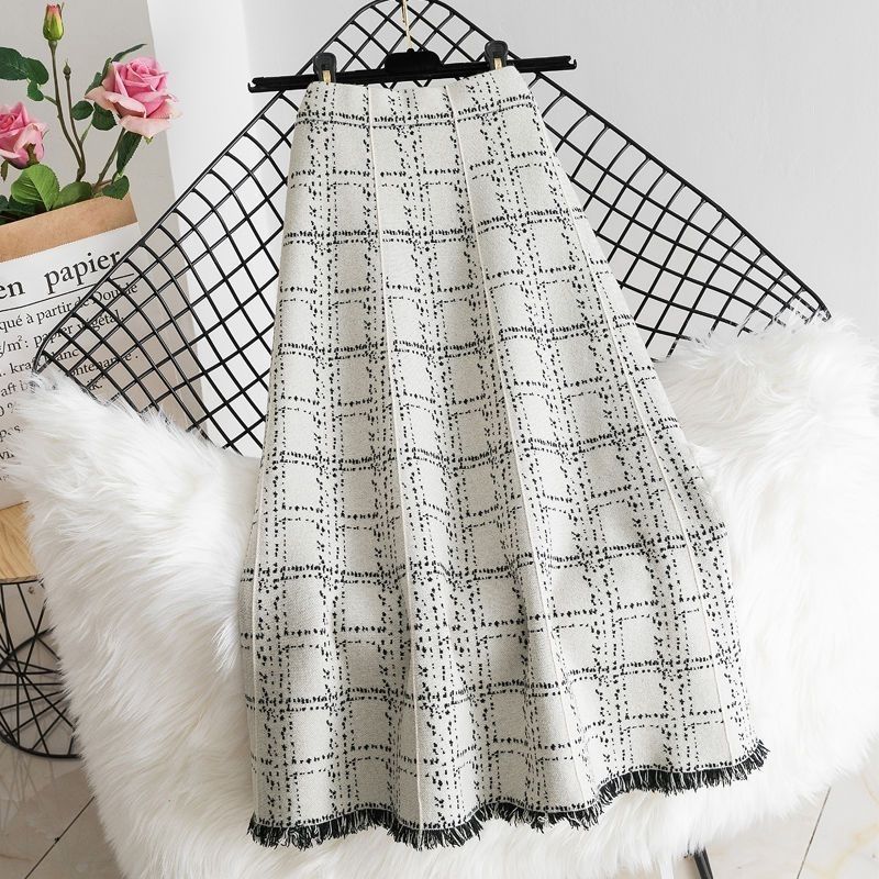 Fringed checkered skirt for women, high-waisted umbrella skirt for autumn and winter, elegant mid-length A-line knitted large hem skirt, versatile and slimming - Grace Beauty H&C 